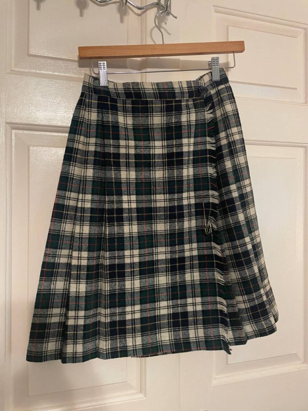 Vintage 70’s wool plaid wrap pleated tartan fringe Union USA green skirt